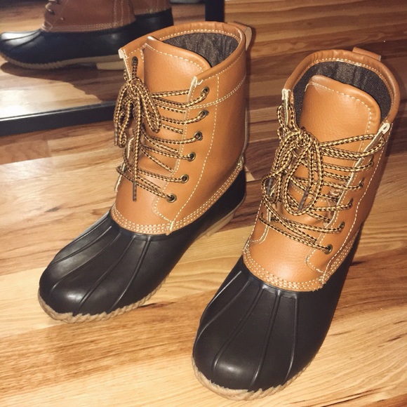 Shoes - duck boots NWOT